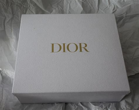 dior gift box wrapping.